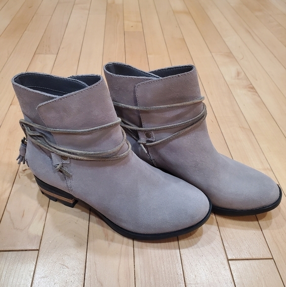 Sorel Farah Grey Chelsea Suede boots | size 7 - Picture 1 of 13